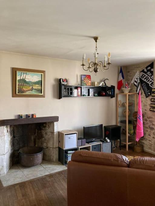 Grand Appartement Tres Clair Pres Centre Ville Argentat Esterno foto
